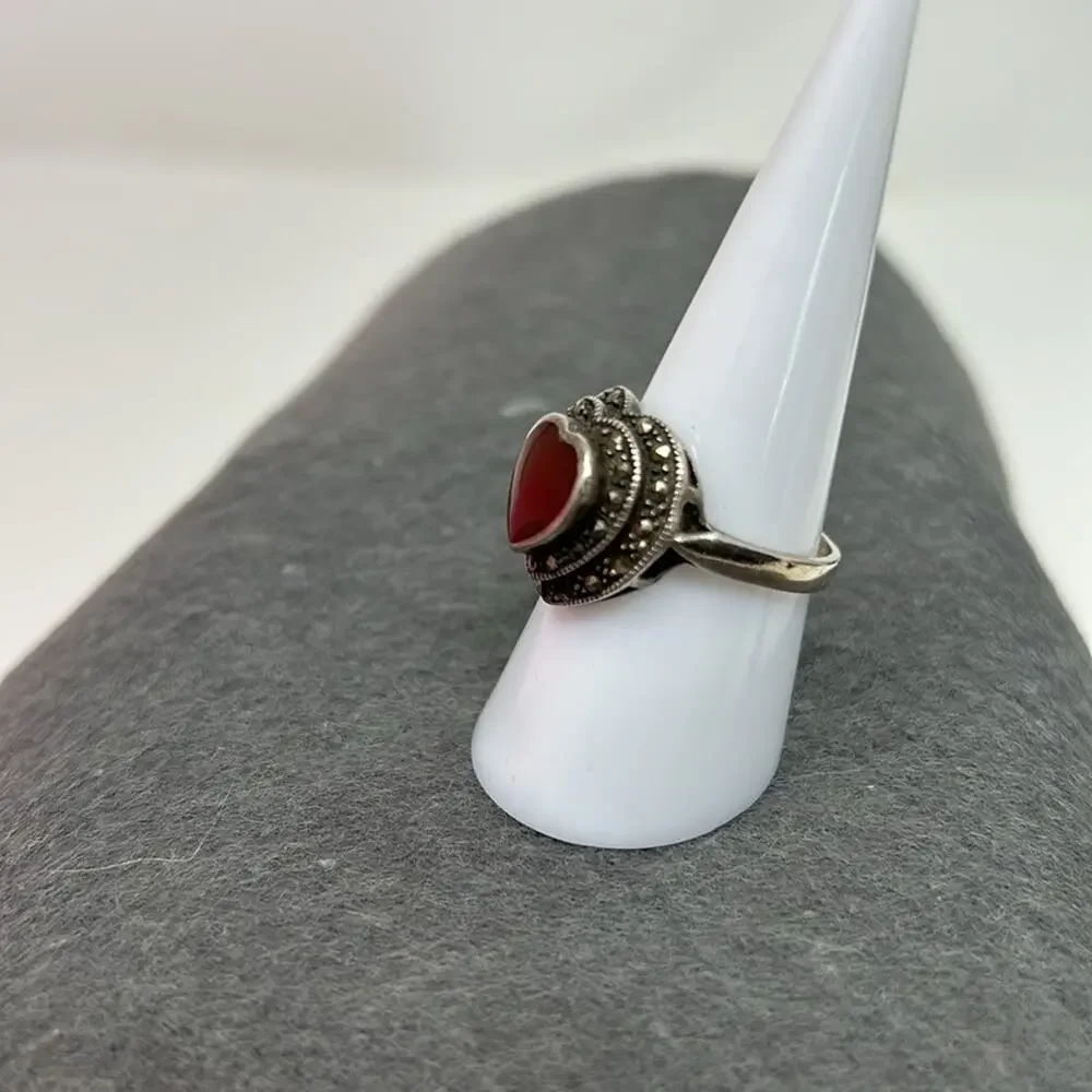 Vintage Sterling Silver Natural Carnelian and Marcasite Heart Shaped Ring Size 8